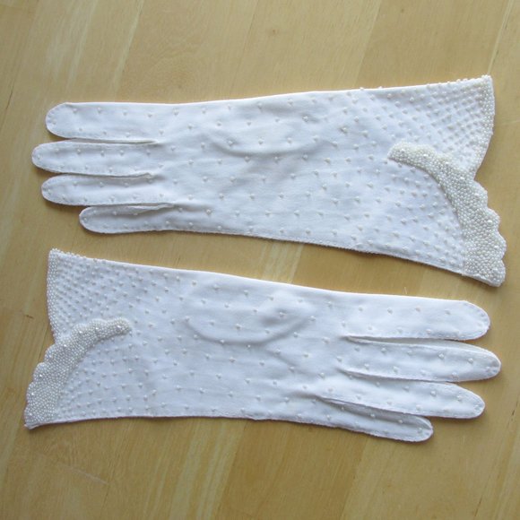 Vintage Double-Woven Faux-Pearl Beaded Gloves - Picture 1 of 9